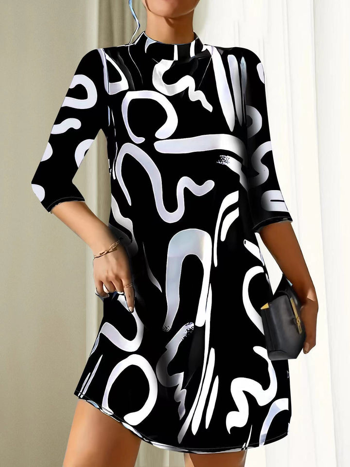 Damenkleid mit abstraktem Muster und Stehkragen