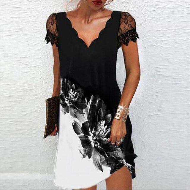 Elegantes Kleid mit Spitzenbesatz für Damen