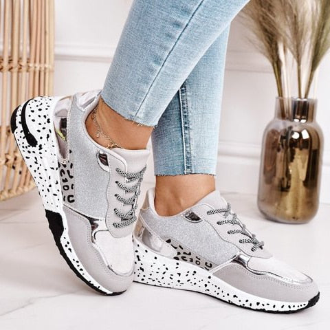 Sneaker mit Punktmuster für Frauen