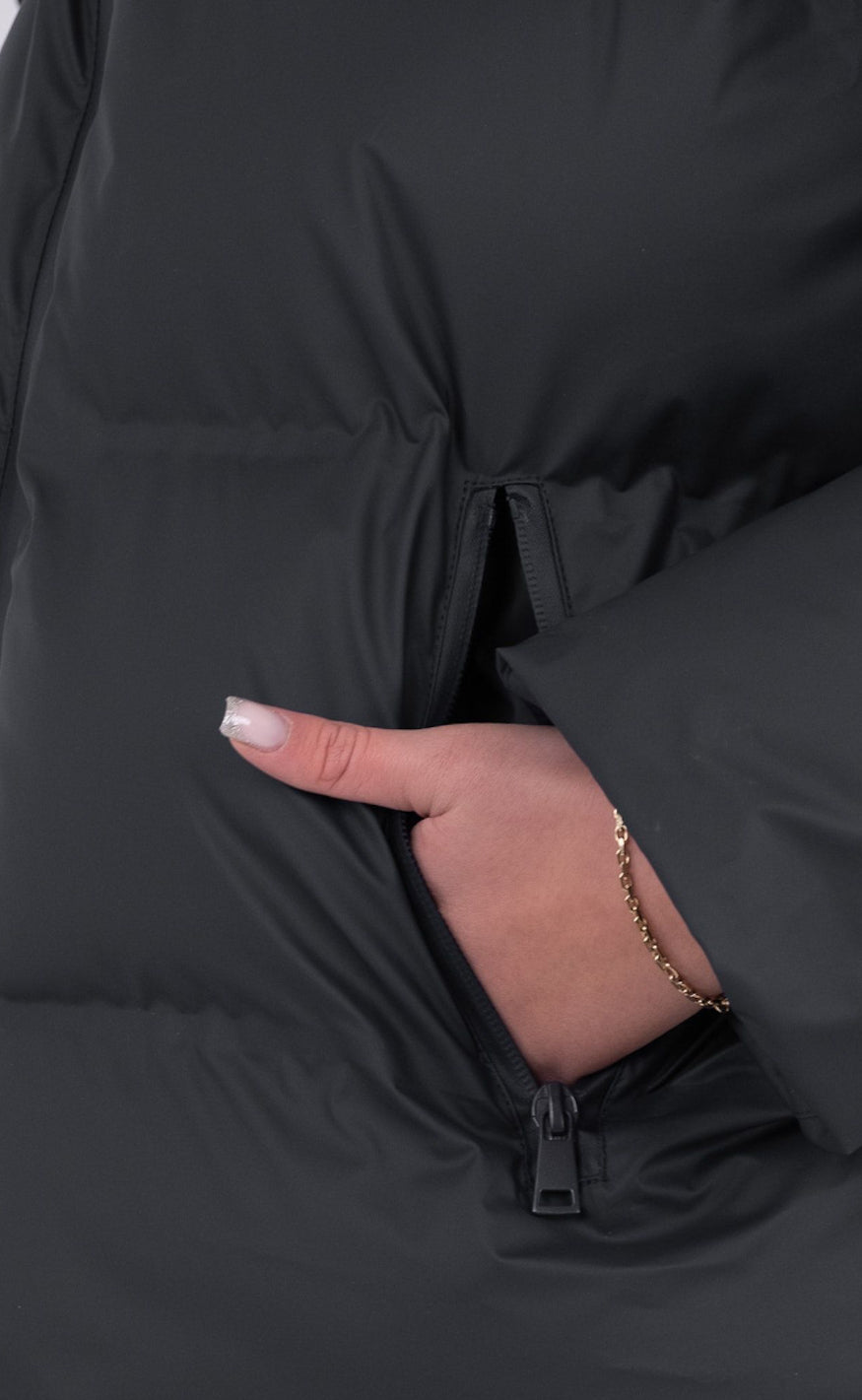 Schwarze Daunenjacke Für Damen | Mit Kapuze