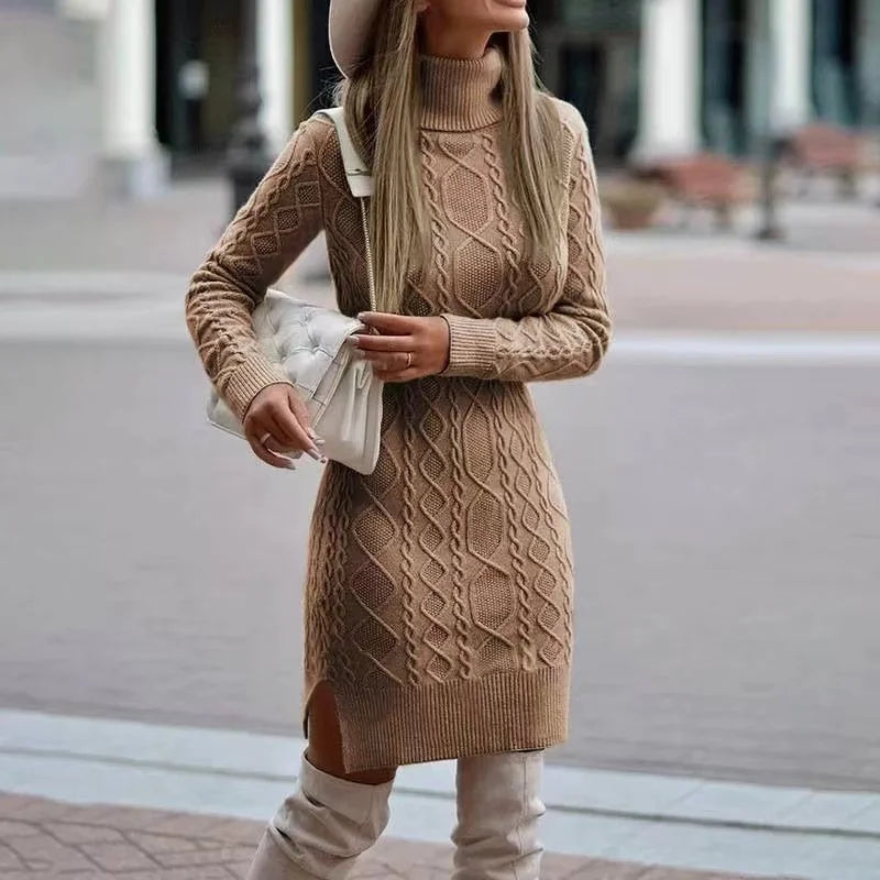 Gestricktes Damenkleid Mit Hohem Ausschnitt | Winter