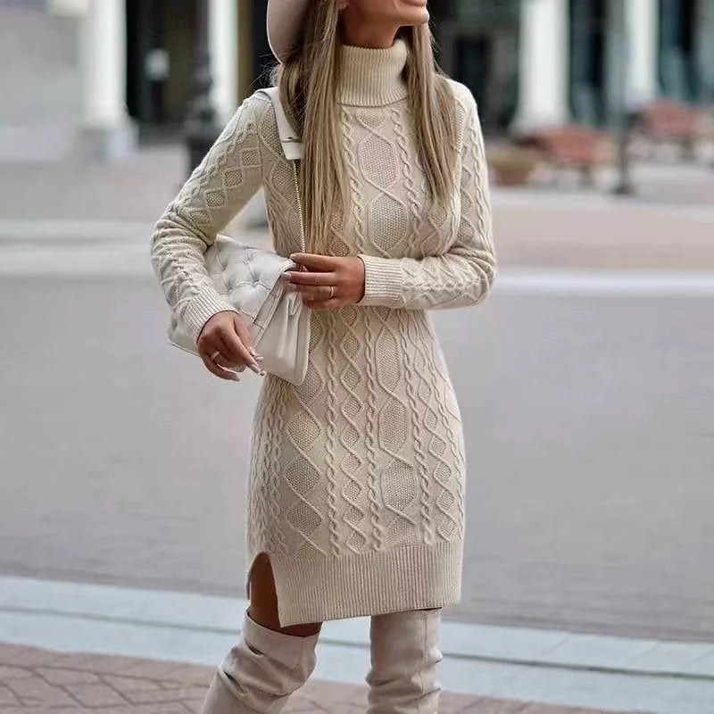 Gestricktes Damenkleid Mit Hohem Ausschnitt | Winter