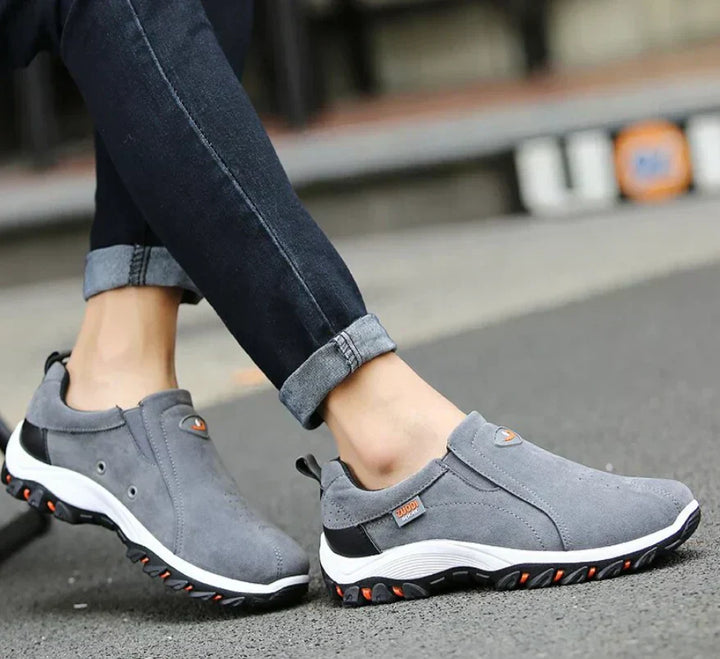Herren Slip-On Schuhe mit Wildleder-Obermaterial und Gummisohle