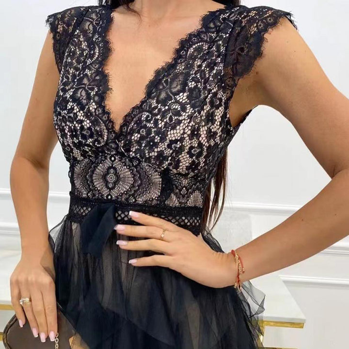 Damen-Étagenkleid mit V-Ausschnitt und Spitzenoberteil