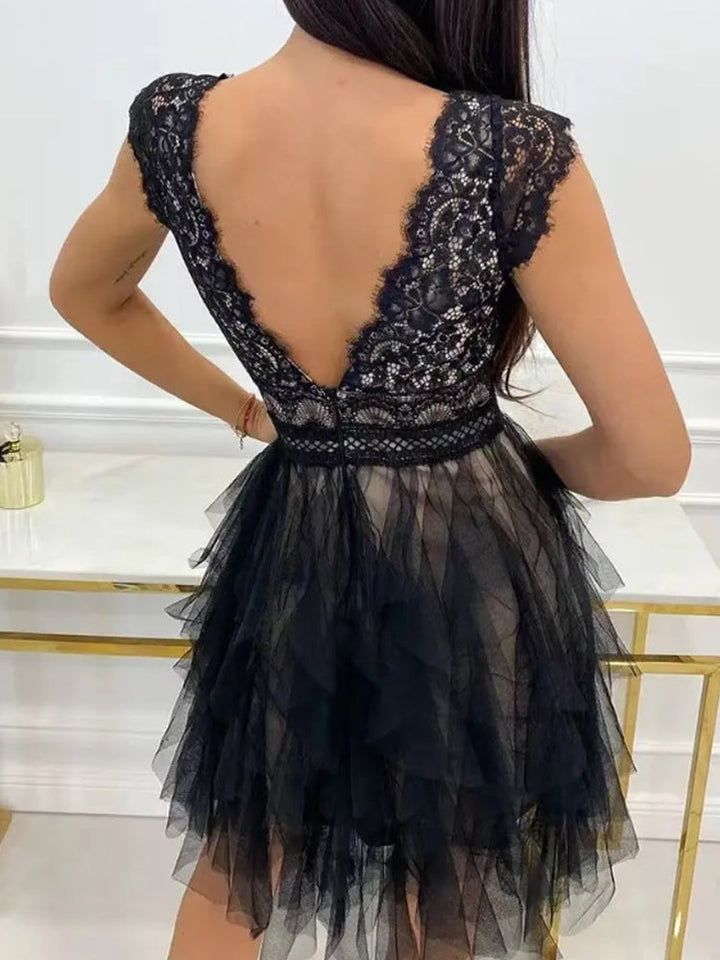 Damen-Étagenkleid mit V-Ausschnitt und Spitzenoberteil