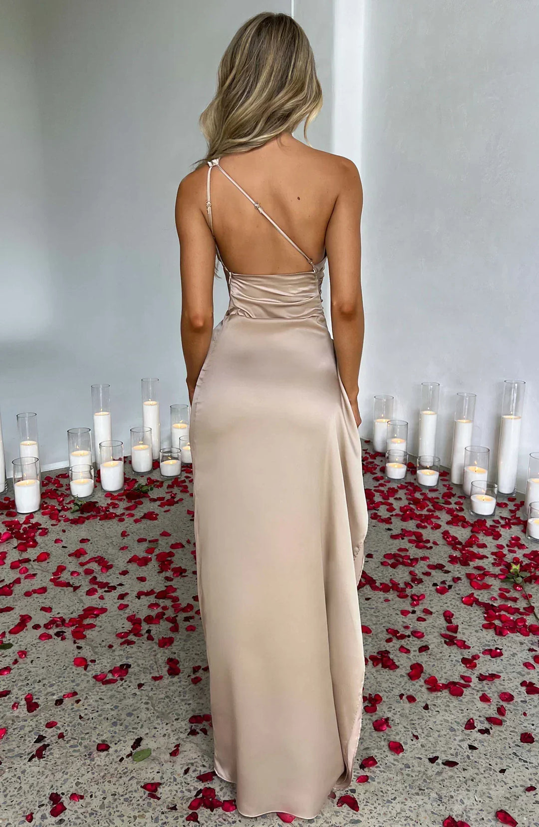 Abendkleid Mit Schlitz Und Rückenausschnitt | Maxi