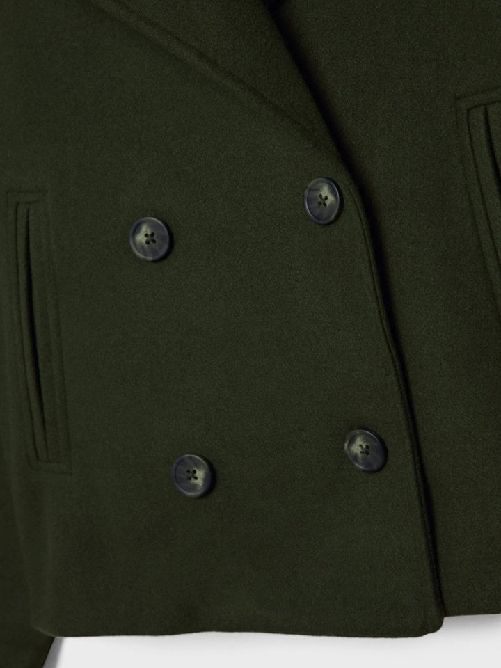 Kurze Oversized Jacke Für Damen | Knopfdetail