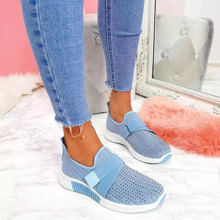 Damen T-Riemen Slip-On Sneaker mit Gummi-Obermaterial