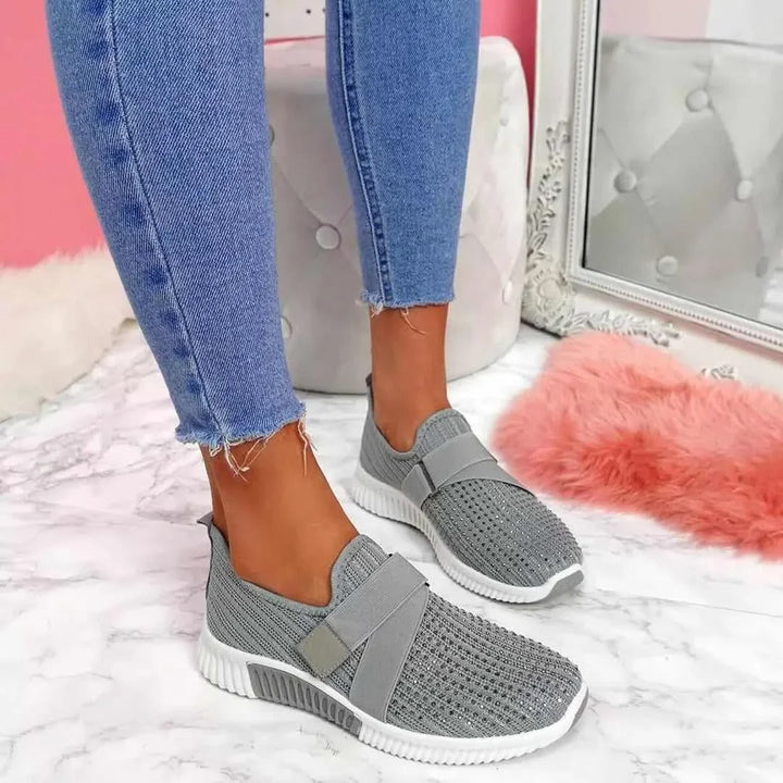 Damen T-Riemen Slip-On Sneaker mit Gummi-Obermaterial